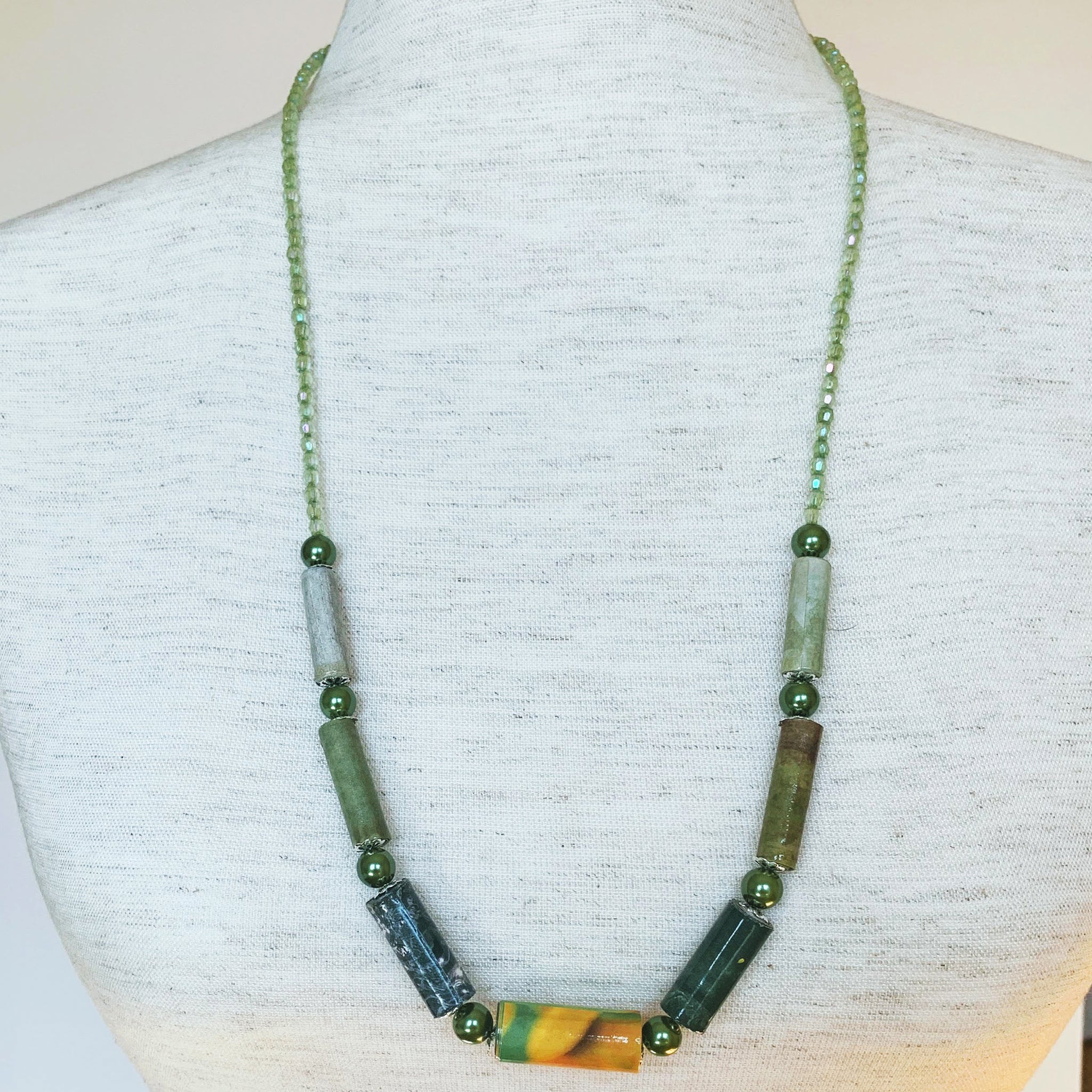 Green hues Necklace - Image 2